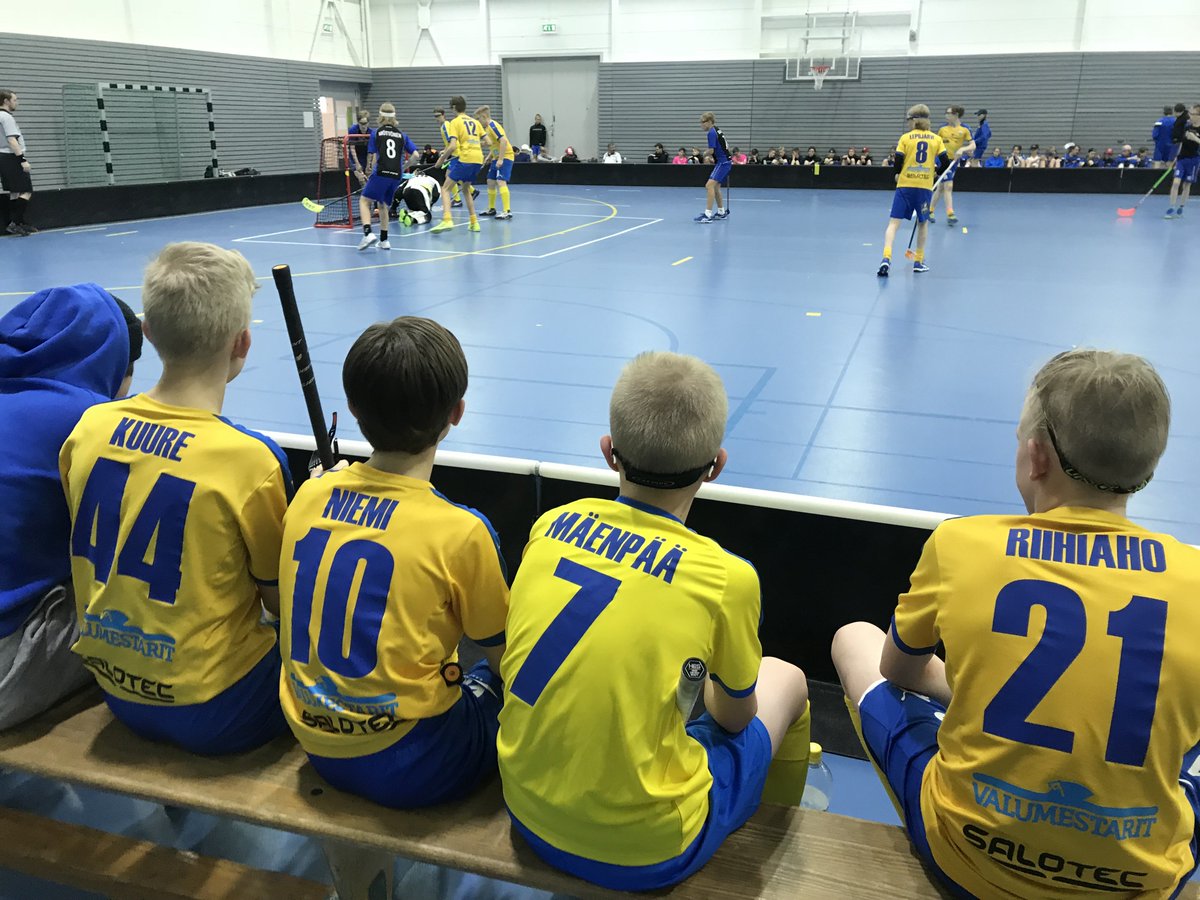 #MAAJOUKKUETIE käy taas kuumana touko-kesäkuussa! 🔥🇫🇮 #salibandy 

Kehittymisen seuranta -tapahtumapäiviä on <a href="/Eerikkila/">Eerikkilä Sports Ins</a>:ssä kaikkiaan 21. Näihin päiviin ottaa osaa peräti 1642 poikapelaajaa ja 488 tyttöpelaajaa (ikäluokat D-, C- ja B-juniorit).