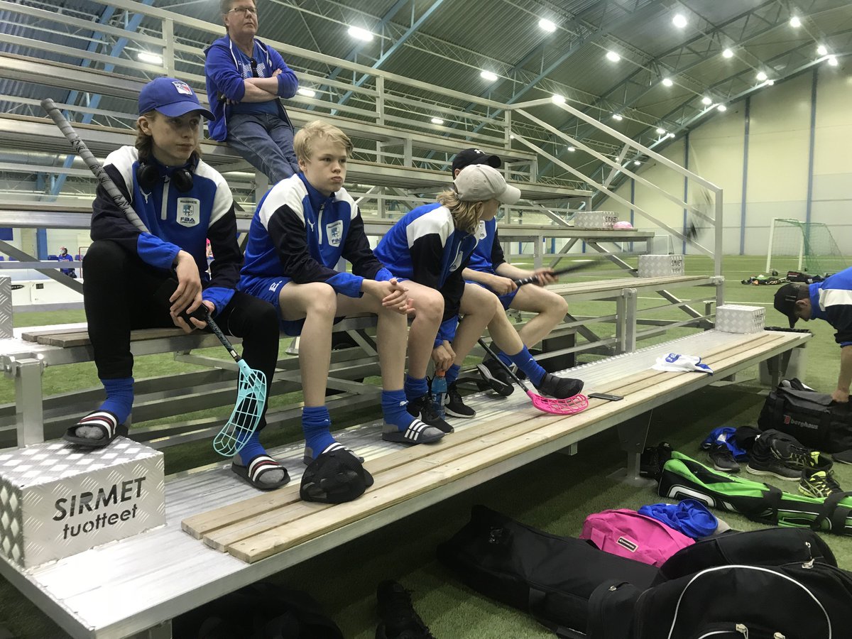 Salibandyfi's tweet photo. #MAAJOUKKUETIE käy taas kuumana touko-kesäkuussa! 🔥🇫🇮 #salibandy 

Kehittymisen seuranta -tapahtumapäiviä on @Eerikkila:ssä kaikkiaan 21. Näihin päiviin ottaa osaa peräti 1642 poikapelaajaa ja 488 tyttöpelaajaa (ikäluokat D-, C- ja B-juniorit). https://t.co/K669pKZmzX