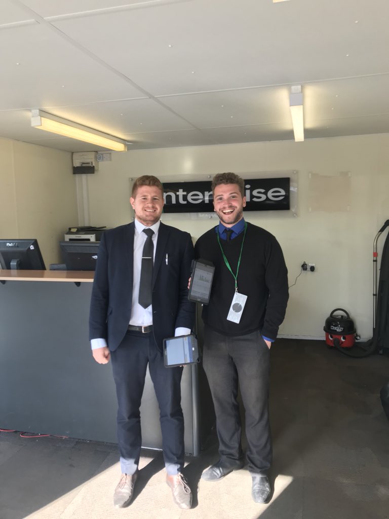 chrisbrowny10's tweet photo. Happy #launchpad Thursday in the 🌞 at 44 - Andy and Luke ready to be more efficient and close charges down #u3elite #movewithbrown @RuthTuffin1 @saeed_musa1 @dayrowan https://t.co/3K6H3F7evy