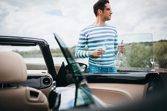 Got something to celebrate?! 🎉🎊 Not really, just got this sweet ride for a day by @regieautos. New blog online soooooon! ✌🏼
#car #cabrio #celebrate #champagne #vwbeetle #volkswagen ift.tt/2wTAu9A