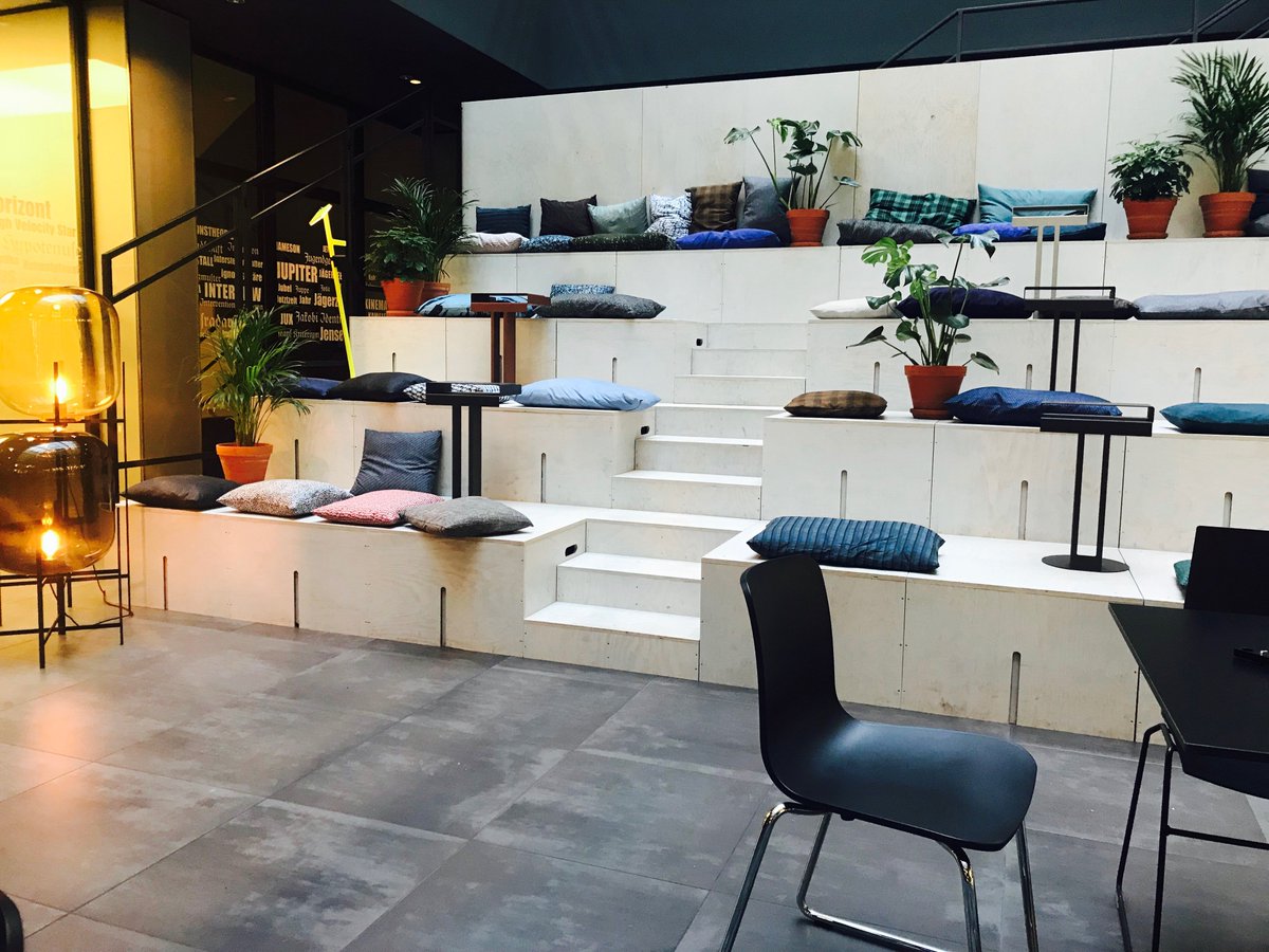 TrainCampTC's tweet image. Am 30.11.2018 startet das #TrainCamp2018 in Köln! Mit neuer Location, aber bewährtem Prinzip: Es wird wieder um euch gehen – ihr bestimmt das Programm. Stattfinden wird das #TrainCamp2018 in den Design Offices Köln. Ab sofort könnt ihr euch unter traincamp.online anmelden!