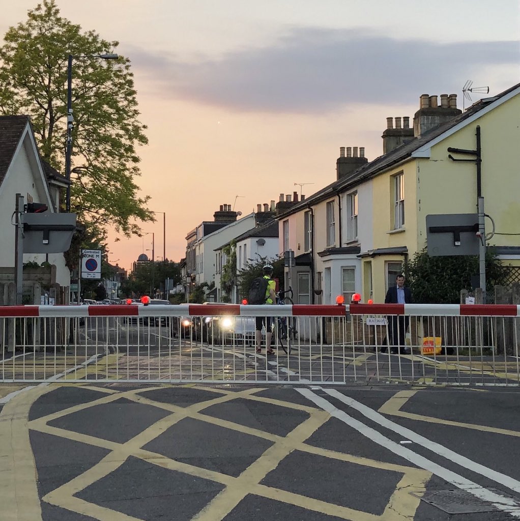 <a href="/paulavon_barnes/">Paul Avon</a> <a href="/TCMBarnes/">Emma Robinson</a> <a href="/whlcrossing/">White Hart Lane Crossing SW13</a> Photo a few evenings ago of cyclist pushing through the barriers (he’s on the train line in the photo) - train came 20s later. This really needs sorting. <a href="/LBRUT/">Richmond Council</a>