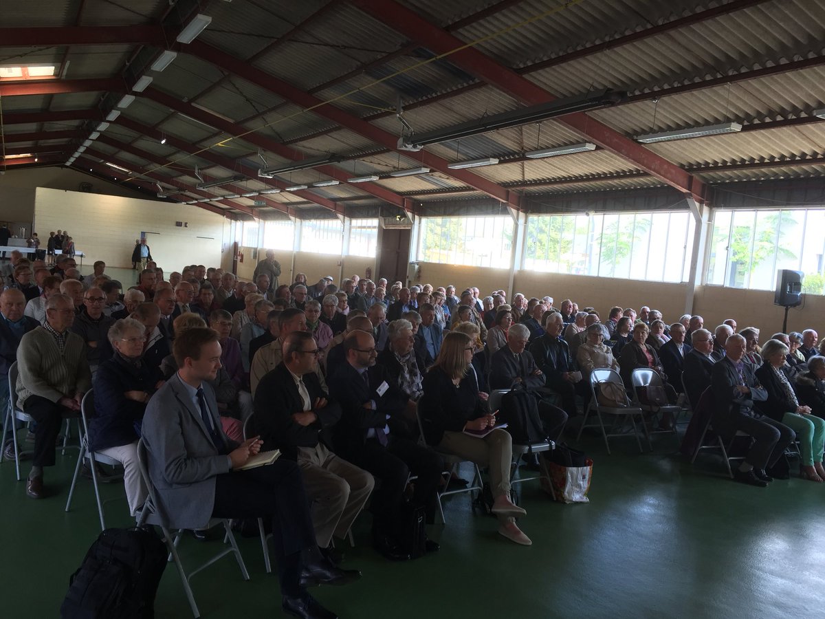 usaa_02's tweet photo. La SDAE02 tient son AG ce matin! Les anciens toujours actifs et prompts à la solidarité inter-generationnelle! @JYBricout @ecvass02 #snae https://t.co/Y7POBaYmnc