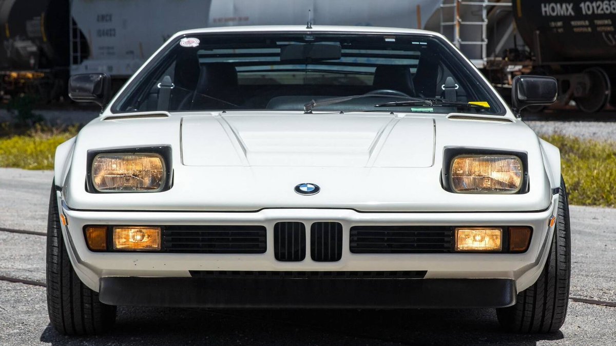 DrivenByOne's tweet image. Stunning white 1981 #BMW M1 spotted for sale at $875k 😍😍 bit.ly/2Gso3kj