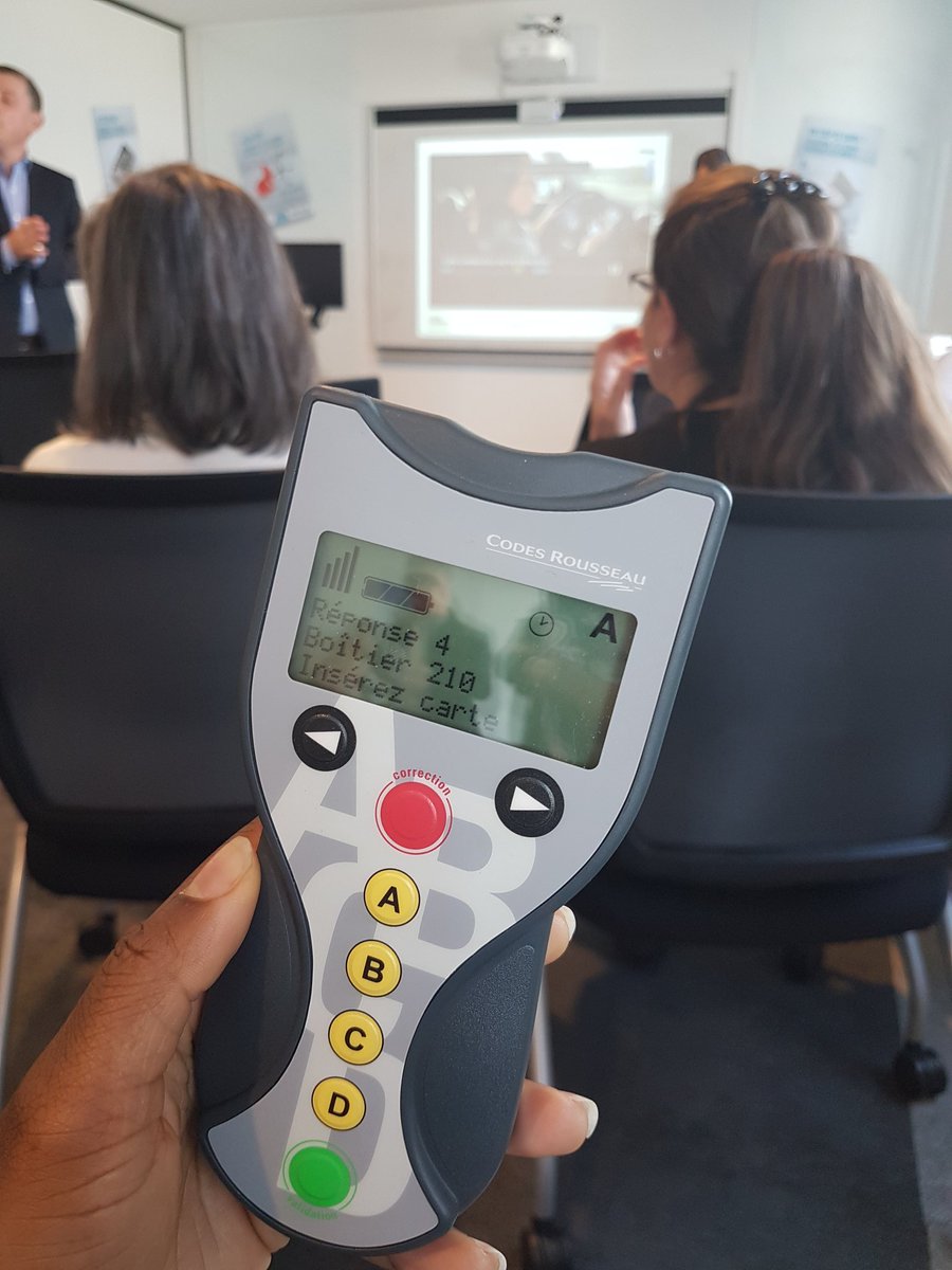 OliviaMaironis's tweet photo. Dans le cadre des journées de la #SecuritéRoutiereAuTravail chez @Elior_France, on repasse le code 🚦🚘. Apprenons à être plus vigilant(e)s ! #securité https://t.co/bj9DNL7ry9