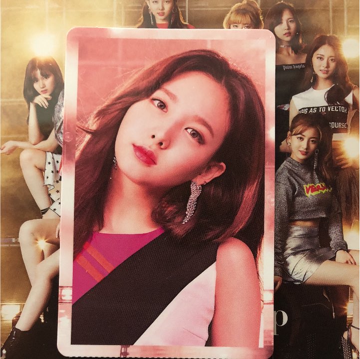 twice1109324's tweet photo. 部活で行けないのでチェヨンとナヨンのハイタッチ券買っていただける人いませんか！
#TWICEハイタッチ券 https://t.co/aVevYFLuHn
