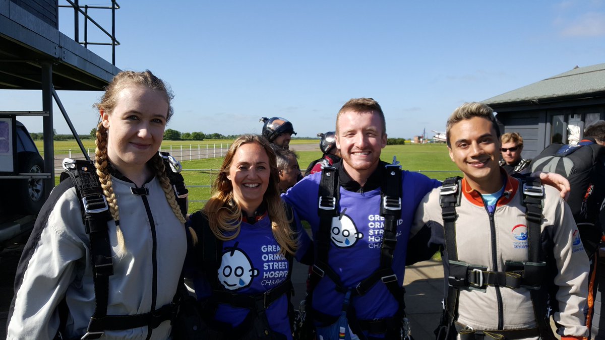 JohnCEnglish1's tweet photo. What a great day to jump out of a plane...50 people Skydiving for GOSH!!! Awesome...@WeRForceForGood @SDEBDD @placemadebyyou @WhitbreadPLC https://t.co/6Y6ZbEgnnv