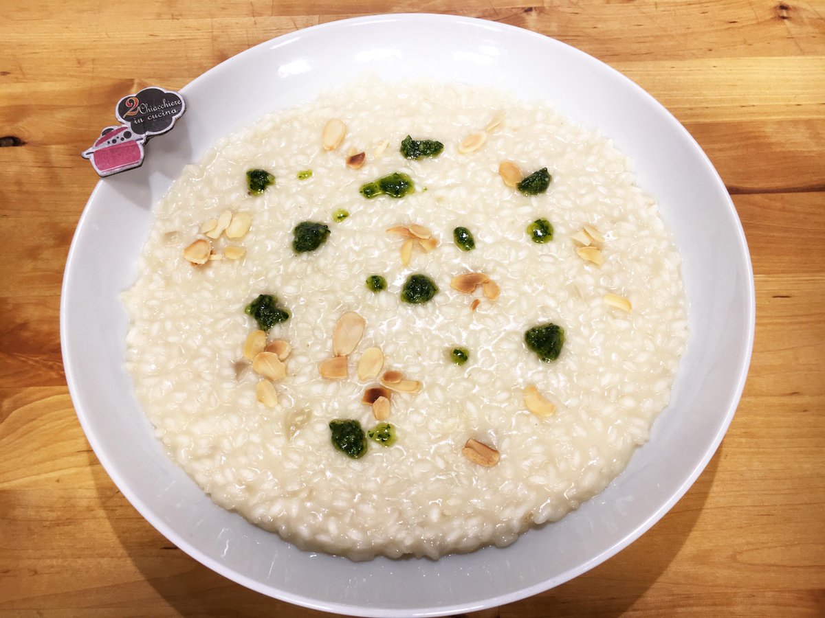 😋 Profumino di #risotto #cremoso al #parmigiano con #pesto di #basilico oggi cari amici #goldenchef! #gnam #healty #homemade #hungry #ilovecooking #instafood #instagood #lunch #sogood #stuffed #sweet #tasty #tasty #yum #yummy #yumyum #ricetta -> bit.ly/2ISDgjQ