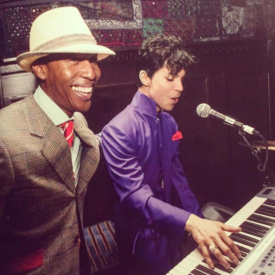 Happy birthday to Raphael Saadiq. 