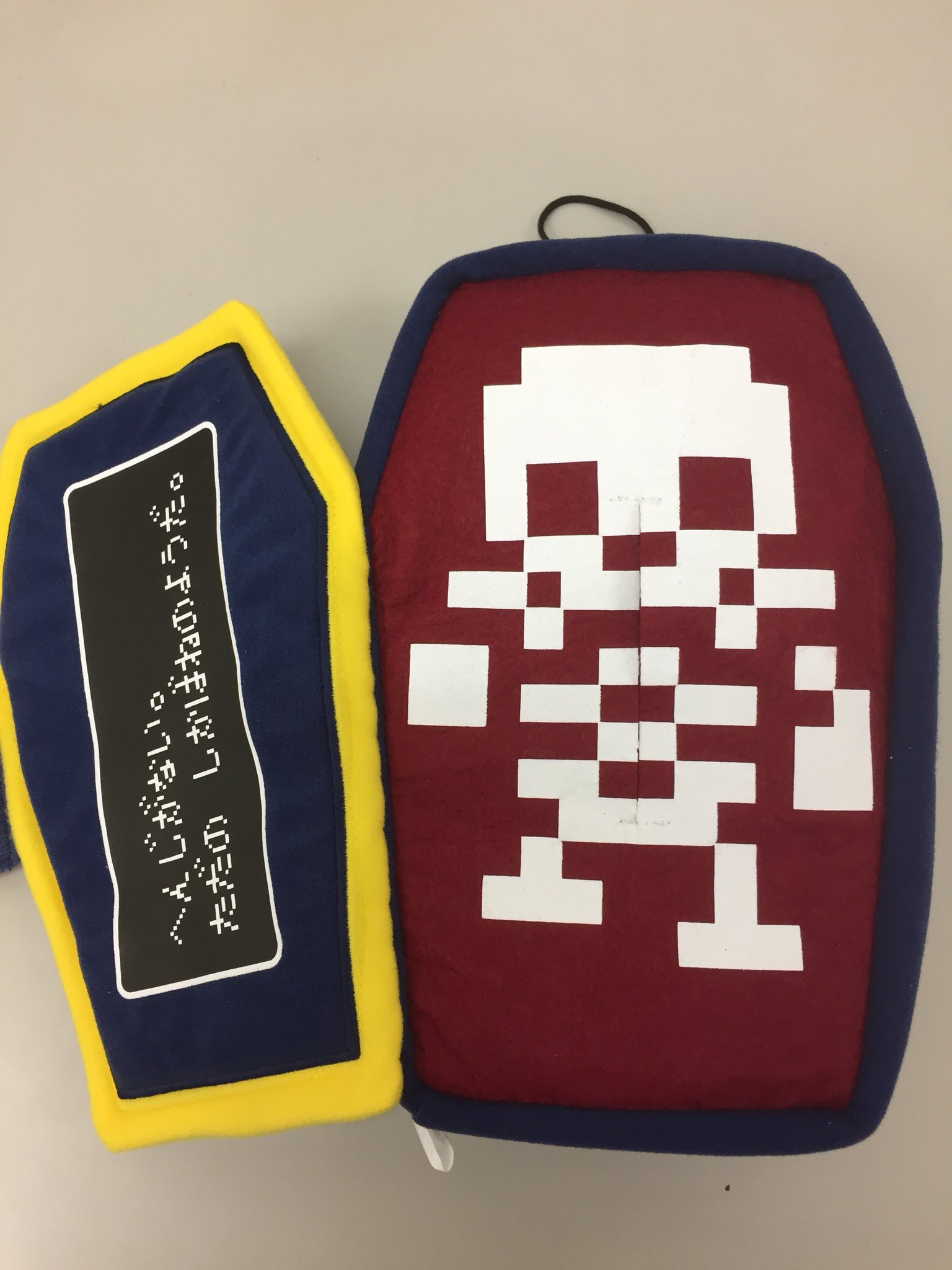 تويتر ろっくたむ على تويتر ミニファミコン ジャンプ版予約してしまった ついでに ついつい買ってしまった あ 使わないのはわかってるんだよぉ 棺桶はサマルトリア色の方がいい気が 中もそれに合わせ られないか ドラクエグッズ T Co Rzam1zjag8