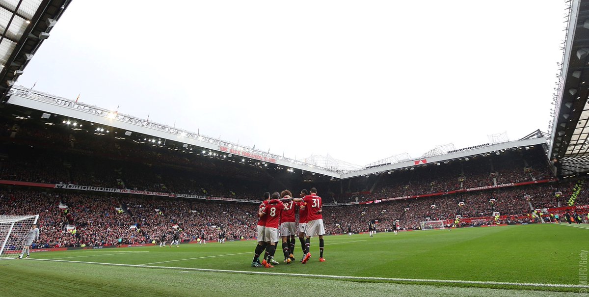 ManUtd's tweet photo. #Ramadan Kareem from everyone at #MUFC to all those preparing to fast during the holy month. https://t.co/4St3k2F48i