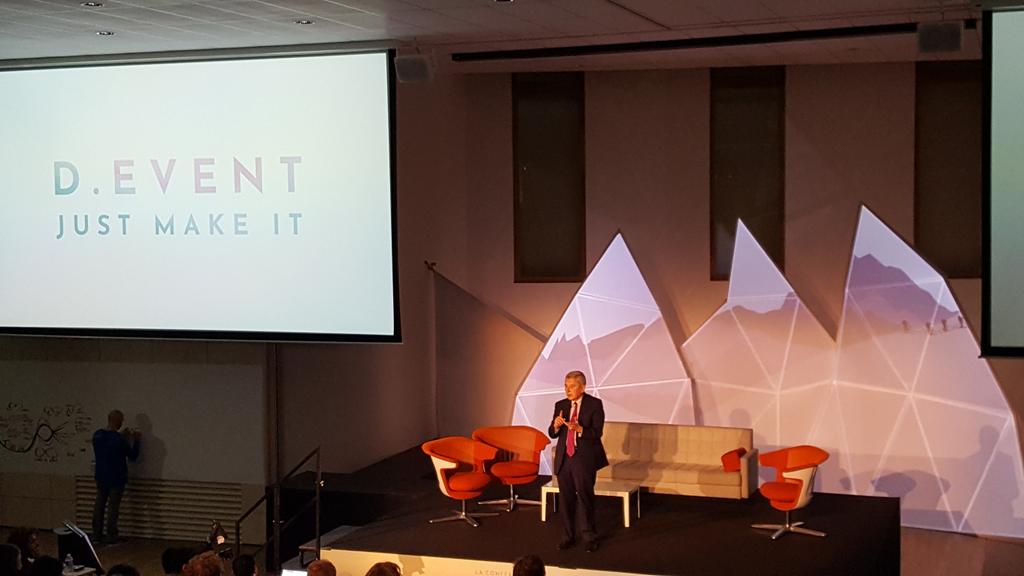 brigittelundin's tweet photo. #devent2018 @dschoolparis pas besoin de #Slideshow quand on est un excellent leader et qu'on partage sa passion https://t.co/aIpvZd6rpW
