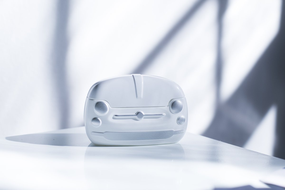 Chi saprebbe resistere a un musetto così?
Frizzante e gioiosa, la fragranza per lei by #Fiat500Fragrances è un’autentica esplosione di freschezza.
Tutta da scoprire su fiat500fragrances.com e nei negozi, scopri il più vicino a te!
#WhatTheFragrance