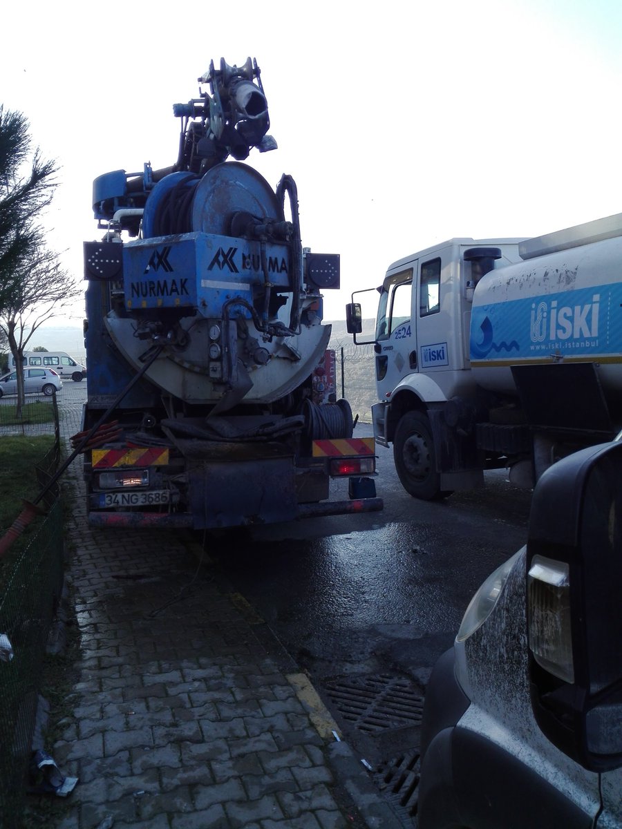1.Etap CK-5 blokta ki,kanalizasyon tiknikligi,iski'nin hizli mudahalesiyle giderildi.<a href="/HasanDurhat/">Hasan Durhat</a> <a href="/EmlakYonetim/">Emlak Yönetim A.Ş.</a> @Emlakisletmeler 
@hkarakas6161 <a href="/EnginKargidan/">Engin Kargidan</a>