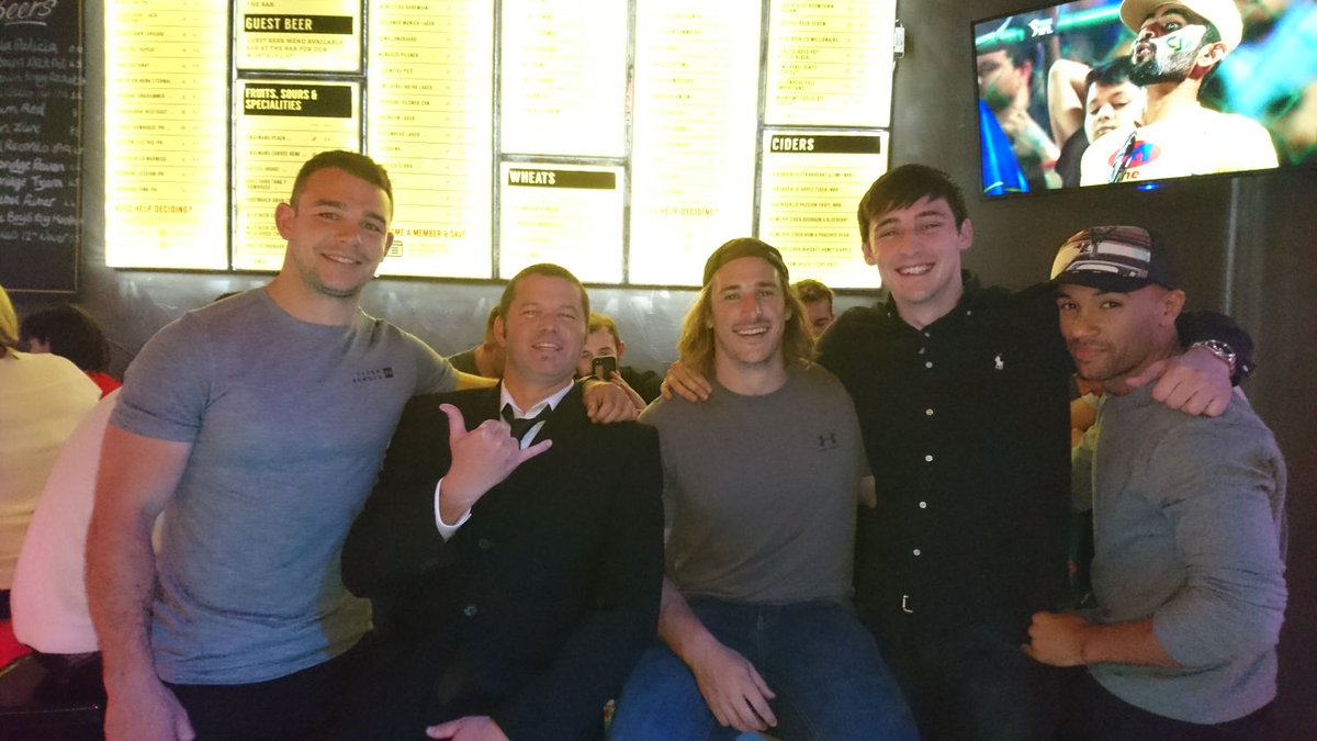#ospreys boys out for food nice of them to take time to have a photo
