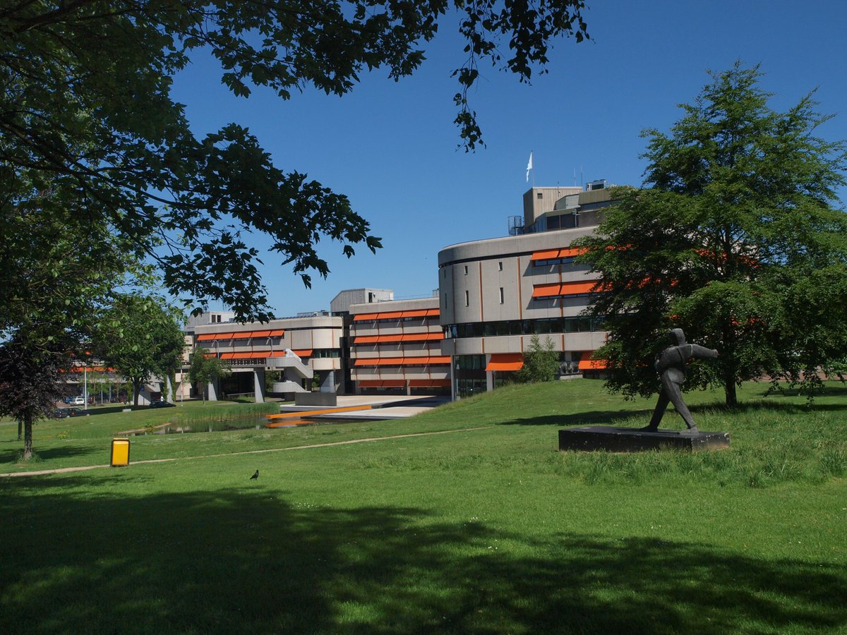 #Bestuursakkoord | Vandaag 16.00 uur geven formateur <a href="/gmvandentop/">Gerhard van den Top</a> en de fractievoorzitters en beoogd-wethouders van de coalitiepartijen een openbare toelichting op het concept-bestuursakkoord #ruimtevoorede. Je bent van harte welkom bij het Raadhuis (de grasheuvel bij de vijver).