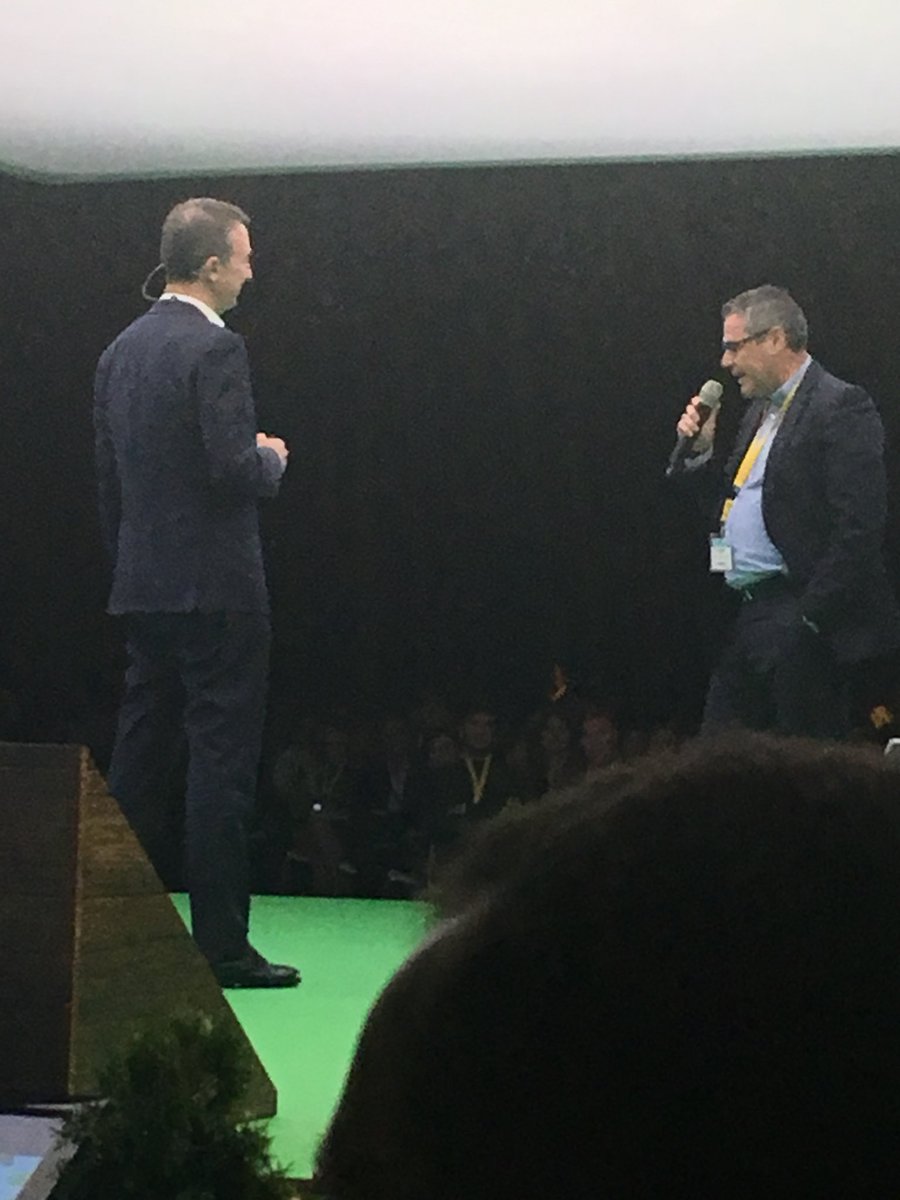 RomanJorgeA's tweet image. #salesforceMAD on stage #BBVA