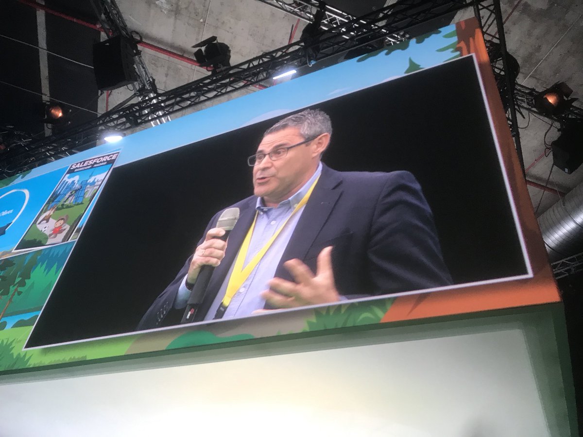 DiezBorja's tweet image. Ricardo Oliver más de 170 journeys en producción con Salesforce #SalesforceMad wow!!!