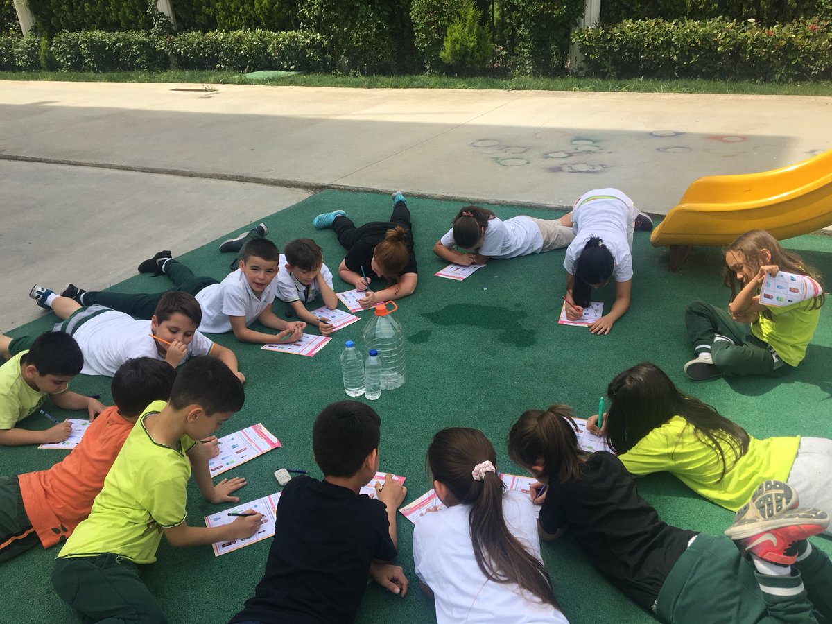 sehapo's tweet photo. Özlüce 3.sınıflar, sıvı ölçülerini bahçede neşe ile ölçerek pekiştirdiler. #OkulDısarıdaGünü #OutdoorClasroomDay @AliRizaLule @SanemBH @ArzuAkinAydin @aslihancelik13 @BrcKprl @denda_f @pasal_t @ozluce_doga @DogaOkullari https://t.co/LCC0DiqSE2