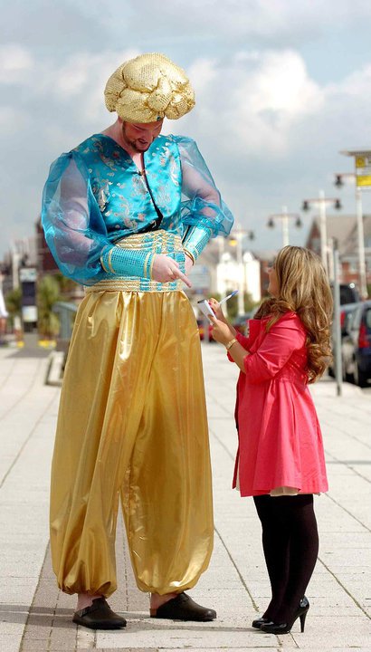 danniowenjones's tweet image. Today is #TrustedNewsDay and this week is #LocalNewspaperWeek 🗞️ We believe our combined years of newsroom experience gives us our USP as a dynamic PR agency. You can read about director Danielle Owen-Jones&apos; highlights as a #journalist in this blog post: bloomincreative.co.uk/2018/02/from-i…