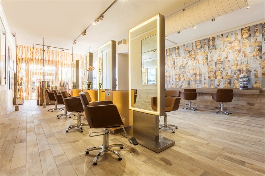 NovvoEtopa's tweet photo. Our lovely Roma Collection Styling Stations and Trolleys look right at home @VanitySalonHTX. In love with these stations? Check them out https://t.co/ACcli4T0gq https://t.co/SAxd5BYzCZ