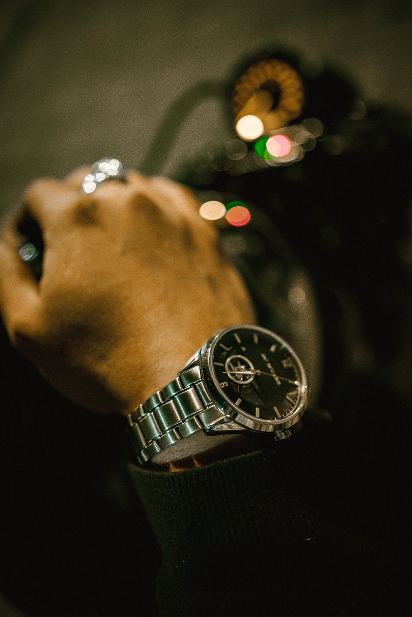 Belfast nights. Shop the Belfast automatic (JM-1020-11) on mccabewatches.com. #McCabeWatches 

Shop Now: ow.ly/YSlR30k2Wb1