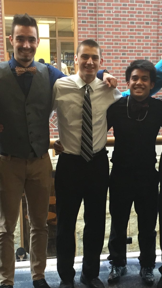LorasMensVB's tweet photo. Here is a little #ThrowbackThursday from our graduating senior class @dannykrasich @SwagSushiShayne @kylezacok #TwitterlessDylan https://t.co/w7dl1eF5XO