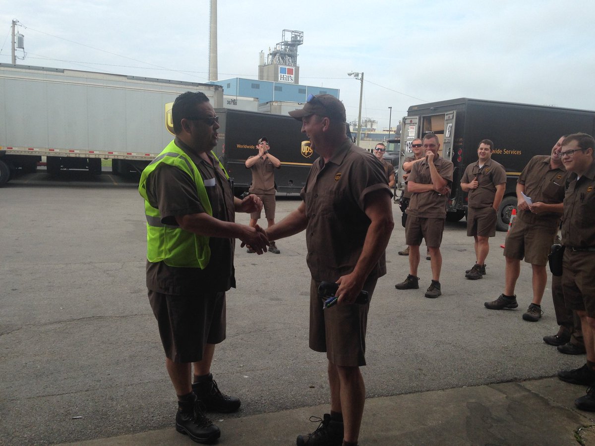 Recognition Thursday in Bowling Green. Driver's were recognized today for results in Telematics and POP. #servicematters <a href="/SWuno/">Scott Wilson</a> @kchadscott <a href="/TimCapps12/">Tim Capps</a> <a href="/charles01221963/">Hank</a> <a href="/OhioValUPSers/">Ohio Valley UPSers</a> <a href="/mrcortezmartin/">Cortez Martin</a>