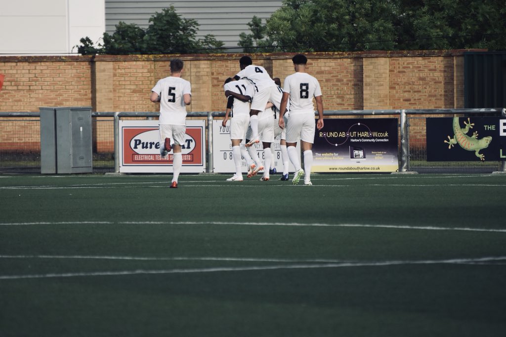 Last night our market road squad brought home the trophy with a convincing 4-1 win over their rivals. Dominant from start to finish.. what a night 🏆👏👊 #prodirectacademy #winners #ownperformance