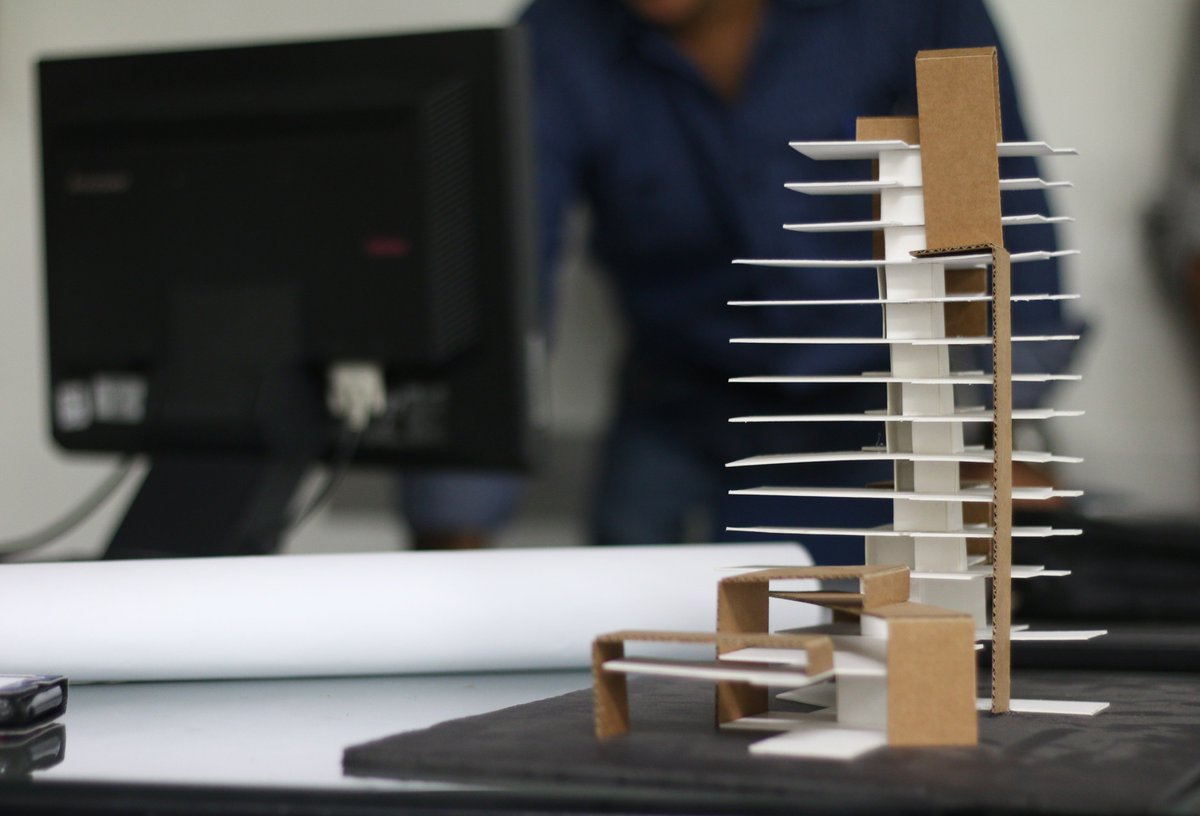 lely_nustamaya's tweet photo. Ideas para el multifamiliar. Para lograr un correcto diseño, el edificio debe poseer 3 particularidades en la volumetría: debe notarse el zócalo, cuerpo y remate. 🤡🎹 #designthinking #architectsummit https://t.co/5ZawsLmftf