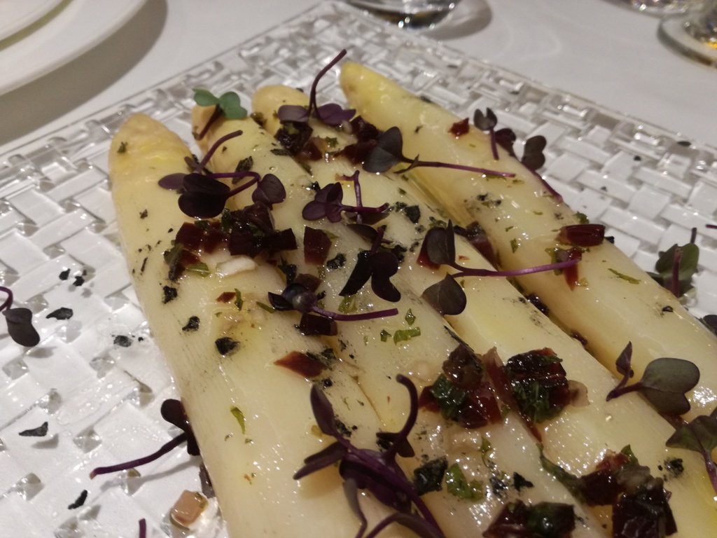 JesusTrelis's tweet photo. Gastrocotilleos y reflexiones para encarar el finde. Lo nuevo de @chusmirapeix será 'Tomad y comed', tiempo de espárragos y los olvidados friega platos. Eso y algo más en La Semana de #MrCooking
https://t.co/eGQ1KAZdj3 https://t.co/rMjZ50DfSV