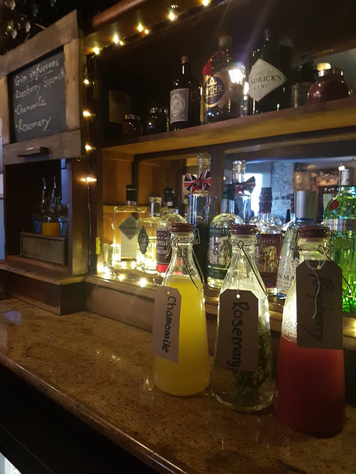 WoodstockKings's tweet photo. Gin, Gin.
Come raise a glass to the happy couple on the day and celebrate with one of our luscious home made gin fusions!!
#RoyalWedding #Ginfusions #HarryandMeghan https://t.co/Fyr1kWsg0R