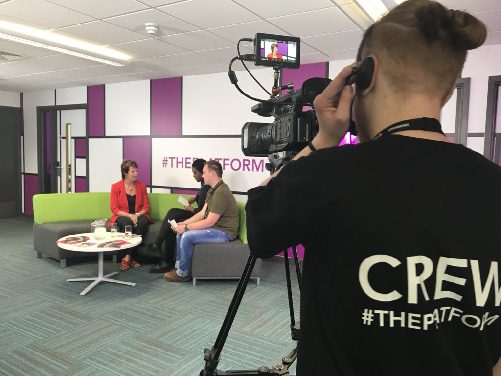 LSECBexley's tweet photo. We’re live! @AnneMilton @educationgovuk meets our #creative #media students for a live streaming student led Q&amp;A session in our new digital hub #theplatform #brilliantbexley @DavidEvennett https://t.co/xNWWZXCyVs