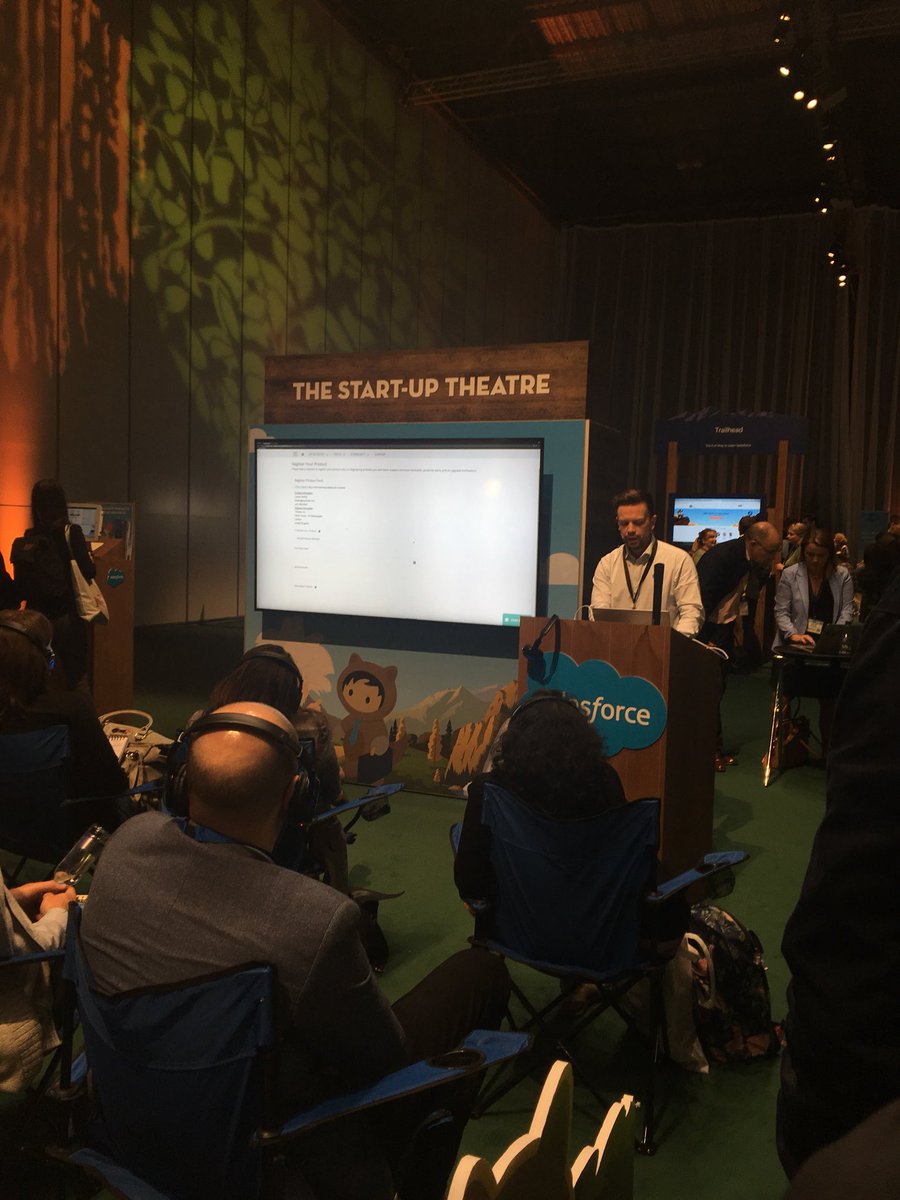 happinessSarah_'s tweet image. Lightning Flows in Community 😍 #blazeatrailcontest #salesforceflows @salesforce #worldtour #learning