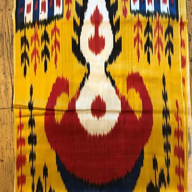 anazenic's tweet photo. Ana Zenic Design colourful #uzbekistani #ikat with #ottoman inspired design in stock in our #chelsea showroom #textiles #interiordesign #interiors #uzbekistanitextiles #ethnictextiles #colour https://t.co/Z4f3wHPZ1C https://t.co/Y4Edi8BvmP