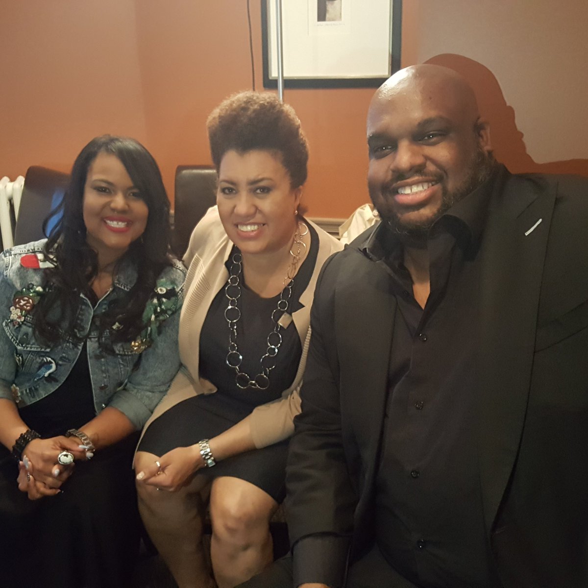 MoniqueAkwaaba's tweet photo. #tbt with our network mates the lovely Aventer and oh so funny John Gray hanging out at The Mansion at Noble Lane during the taping of #CheckedInn.
#akwaabainns
#themansionatnoblelane
#owntv
#bookofjohngray https://t.co/7QTbdzcgyV