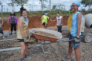 No ☀️? No problem. Our student-athletes working into the night last night to continue building a court in Costa Rica 🇨🇷 w/ <a href="/CourtsForKids/">Courts for Kids</a> #BeTheDifference #WeAreMarquette