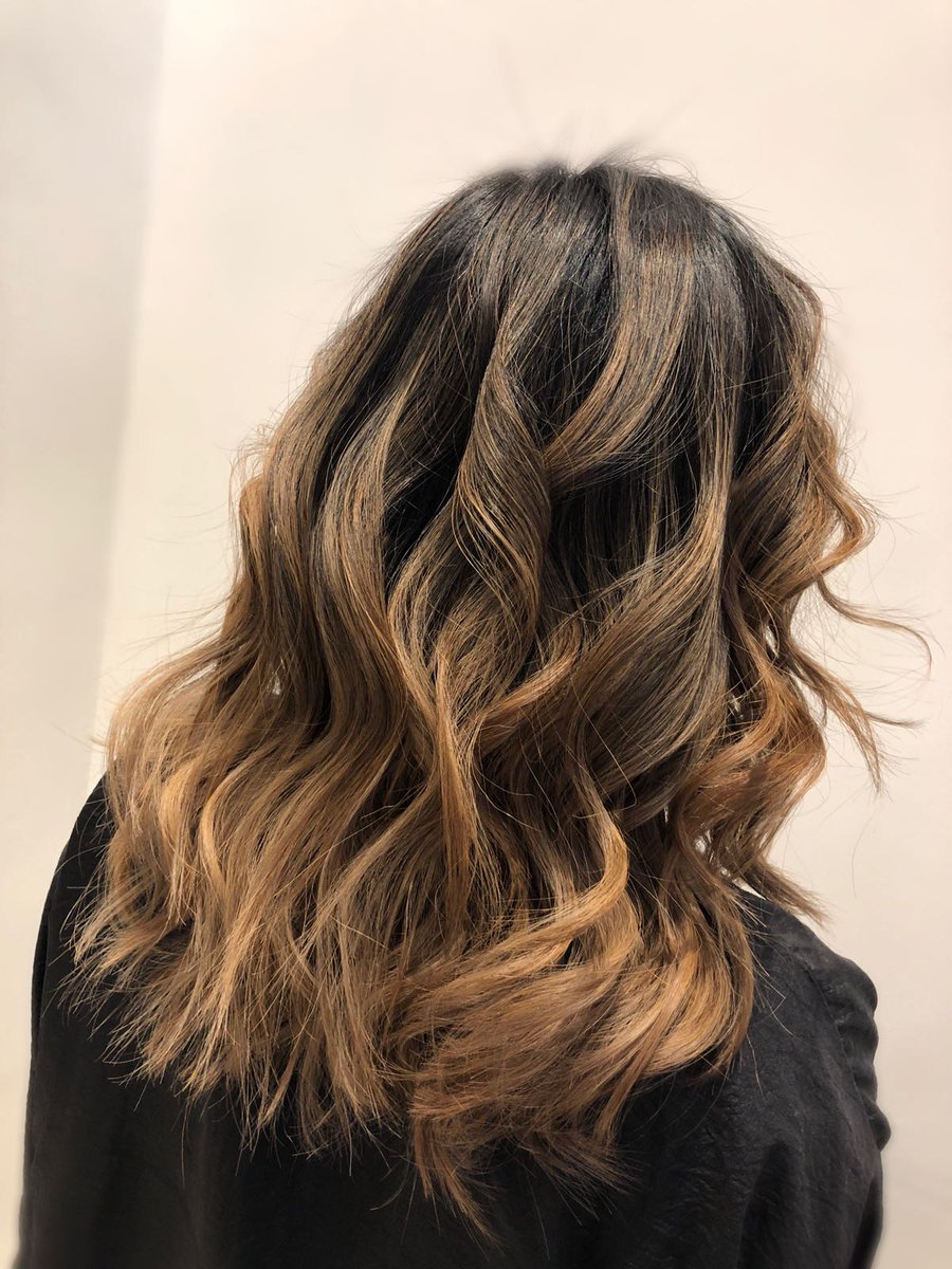 hiromiyoshihair's tweet photo. Gorgeous #balayage by our amazing stylist Sophie. To get the look: https://t.co/Ewszev5ivt #hiromiyoshihair #mayfairsalon #mastersofhair #hairtransformation https://t.co/QYDrhRAW18