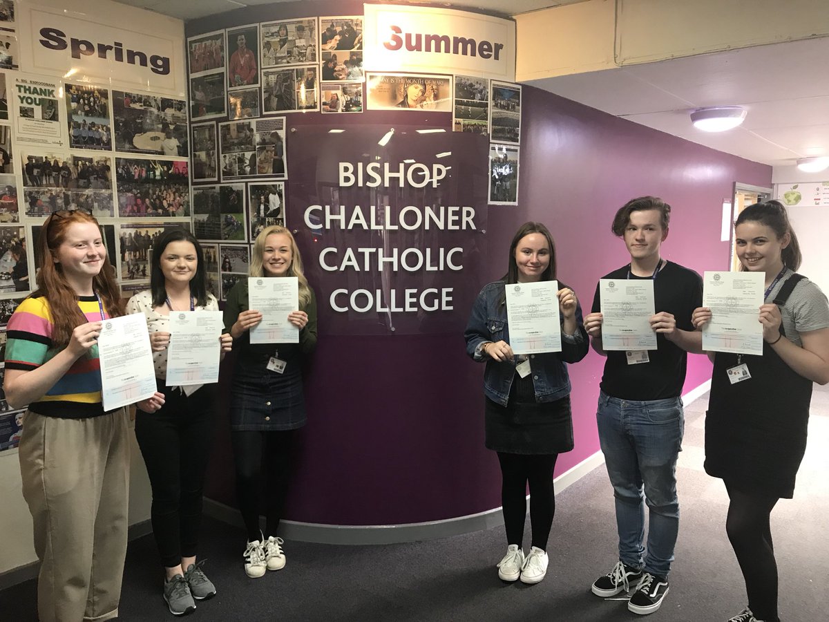 BC_Chaplaincy's tweet photo. Thank you to the @CatenianBursary who have supported our Lourdes team with Bursaries. Hereβs 6 of the 10 @BishopChalloner @BCCSix Lourdes team this afternoon receiving their cheques. @bc_friends #Yearofservice #BCService https://t.co/pMhmnxWOdh