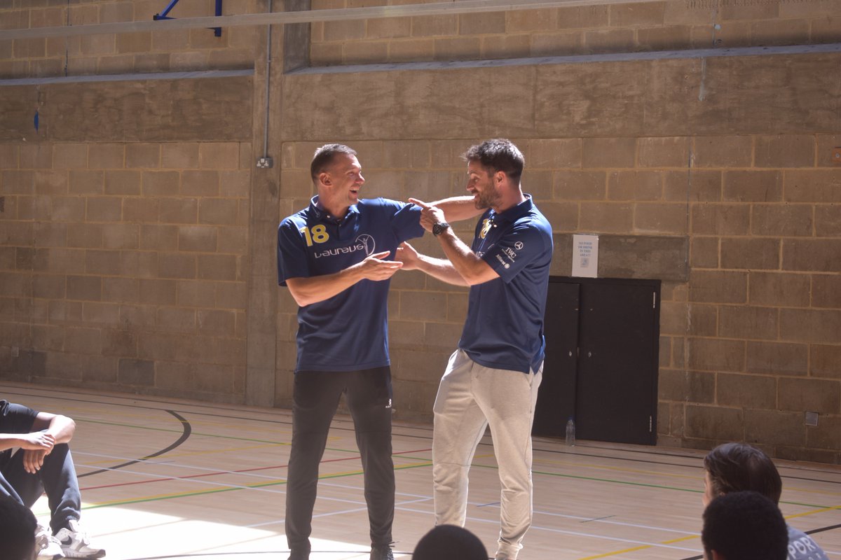 StreetLeagueUK's tweet photo. We welcomed @jksheva7 and Jamie Redknapp to our @LDNStreetLeague academy today, in partnership with @LaureusSport.

They spoke to our participants about their careers, motivations, and how to succeed. After a few games of 5-a-side, of course. #movingintowork #ThursdayMotivation https://t.co/La1JubOtdt
