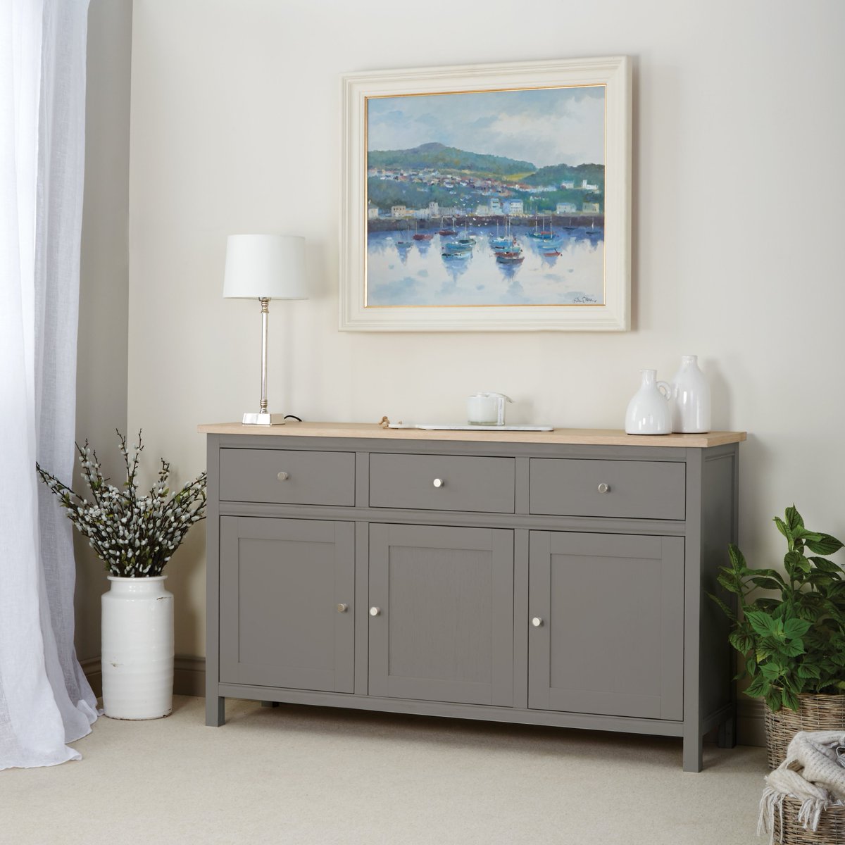 CorndellFurn's tweet photo. Our new #Woodstock living &amp; dining collection has a choice of six naturally inspired #paint #colours which are applied to accentuate the quality &amp; grain of the #oak. This gives the #furniture a unique freshness &amp; creates a striking yet sophisticated look for your home #Corndell https://t.co/auKe0TlOoq