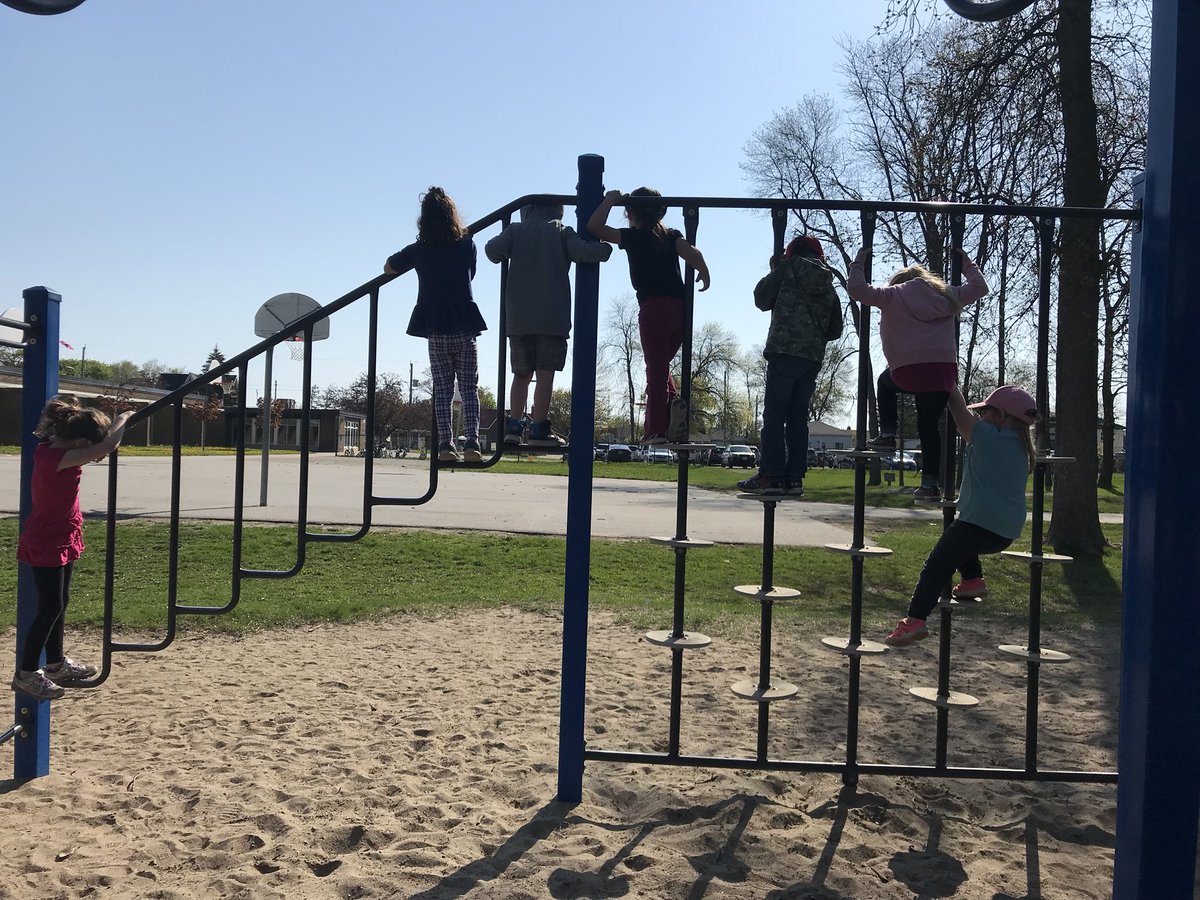 Mrs. Buske tweet media