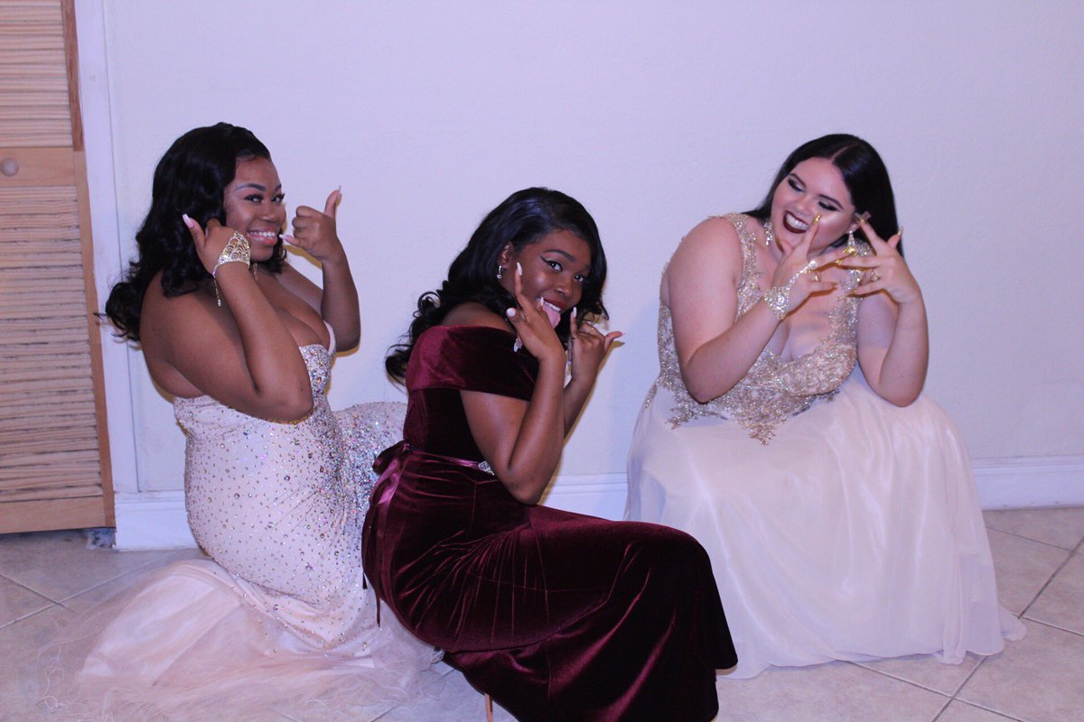 lacedmisfit's tweet image. My dates and I had a great time at prom💕 #DBHSExperience