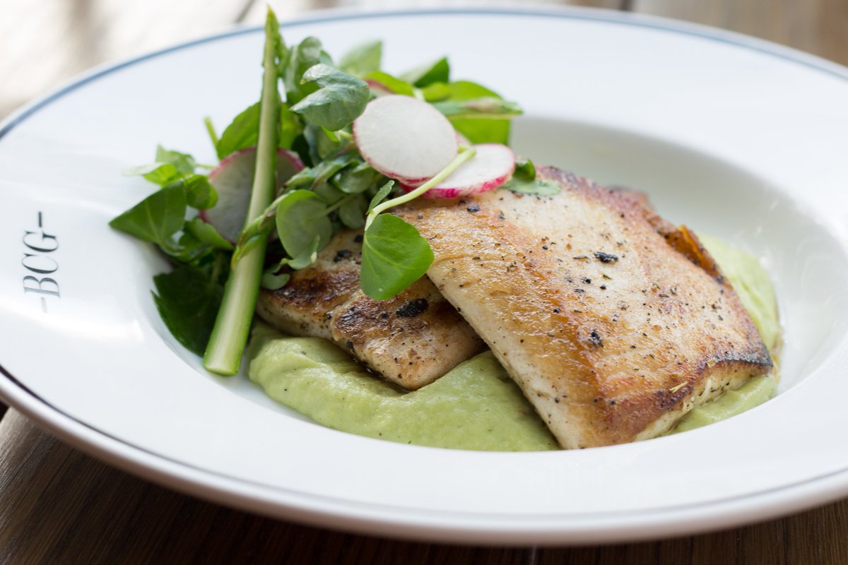 BCG_Capetown's tweet photo. Grilled Angelfish, with baby spinach puree, asparagus, &amp; radish salad with lemon vinaigrette.
@InstaEats @ClintonMorgen @ILoveFoodiesCT @Eat_Out @constantia1685 @TeamPureSavage https://t.co/3jyORcWoGX