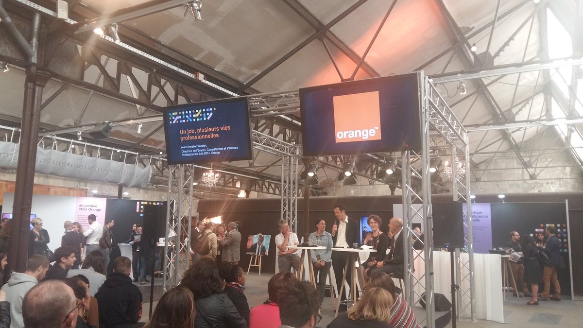 marielaureau's tweet photo. #HelloJob à #Bordeaux : venez découvrir les métiers d'#orange, fière que nos techniciennes issues des classes #AFPA témoignent de leur changement de parcours professionnel et leur intégration au sein de l'#UISO, @olivierdefosse @MarcVandorpe @OrangeNvAquit @PhilippeDuhot https://t.co/x0IdlhgMpz