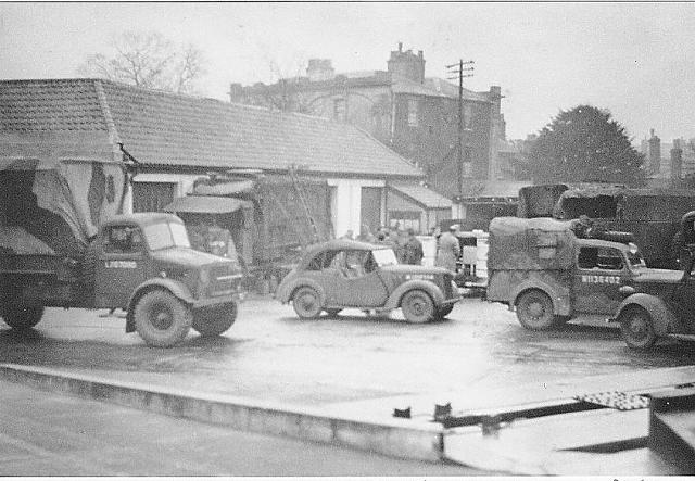 ReassessHistory's tweet photo. April 1942: #53Div #Welsh arrive in #Kent. #Maidstone soon became the key entertainment and transport hub for the Division, with Divisional #Church Parades split between Mote Park and the Granada Cinema.

#WW2 https://t.co/FgOYgYRXoG