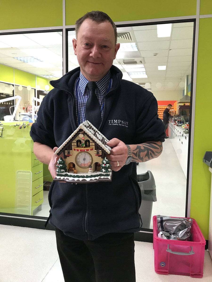 RT <a href="/Acmj26/">Avril Blades</a>: Every day is a different day in WWS 😊 Today we had a christmas clock for the lovely Andy to repair 😀 <a href="/JamesTCobbler/">James Timpson</a> <a href="/Timpson_News/">Timpson_News</a>