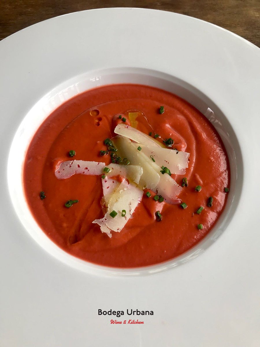 Con el buen tiempo, llega el gazpacho. Hoy, te proponemos uno diferente, de remolacha y lascas de Idiazábal. ¡Riquísimo! #gazpacho #yummy #lasrozas #europolis #menu #felizjueves #comida #mayo #sol #love