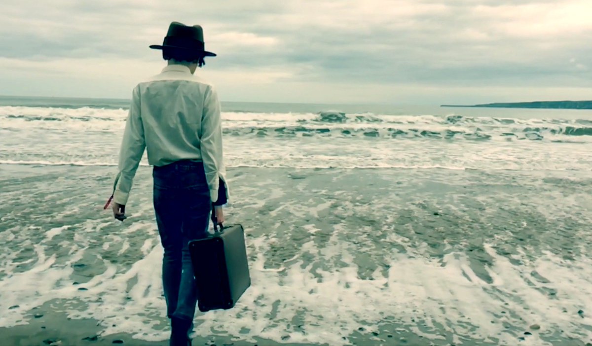 Throwback Thursday: <a href="/llaylsnehpets/">llayl</a>' practice-based Dissertation,a cine roman 'Where I end and You Begin' featured in Issue #2 of Corrupted Files: Conflict: corruptedfiles.org.uk/portfolio/wher…
#practicebasedresearch #research #dissertation #film