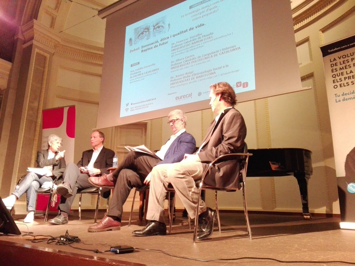 Comienza el debate sobre retos de futuro en #InnovacióSocialBCN18 con unos ponentes de lujo! <a href="/f_torralba/">Francesc Torralba</a> Ulises Cortés <a href="/XavierRoige/">Xavier Roigé Ventura</a> <a href="/Eurecat_news/">Eurecat</a> <a href="/CVI_AVI/">Centre de Vida Independent</a> <a href="/Alzheimer_Cat/">Alzheimer Catalunya Fundació</a>